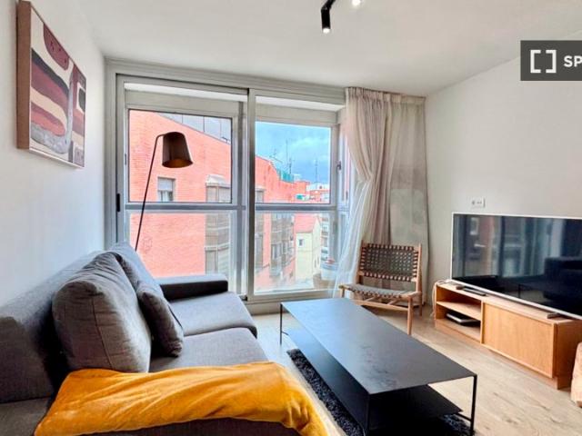 Apartamento de 4 habitaciones en alquiler en Valdeacederas, Madrid