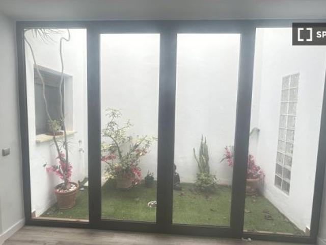 Apartamento de 4 habitaciones en alquiler en Chiclana de la Frontera, se admiten parejas