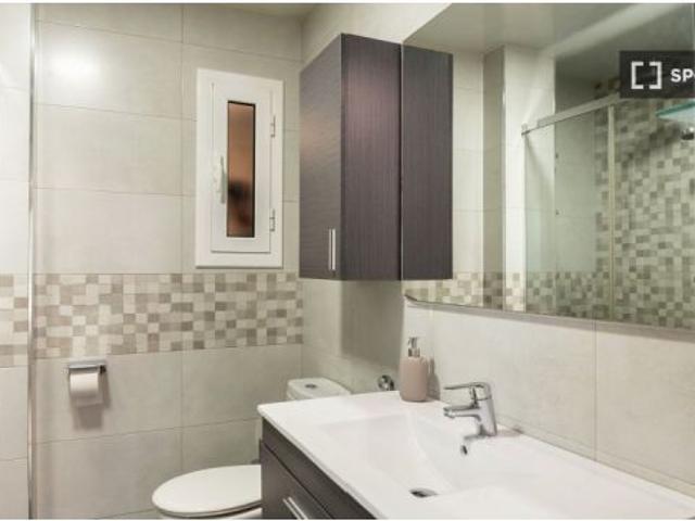 Apartamento de 4 habitaciones en alquiler en el Eixample, gastos incluidos