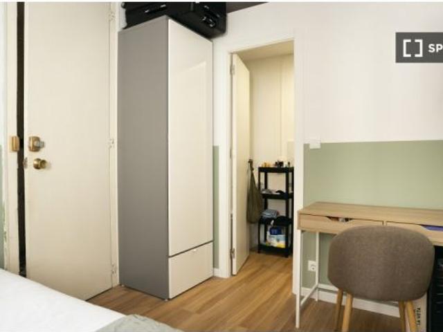 Apartamento de 4 habitaciones en alquiler en El Gòtic, todos los gastos incluidos