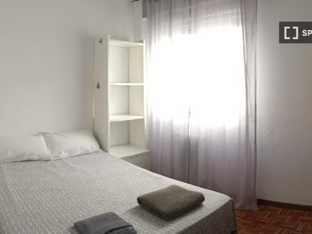 Apartamento de 4 habitaciones en alquiler en Iturrama, Pamplona