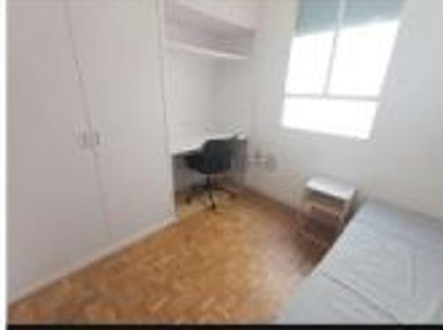 Apartamento de 4 habitaciones en alquiler en Jerónimos, gastos incluidos