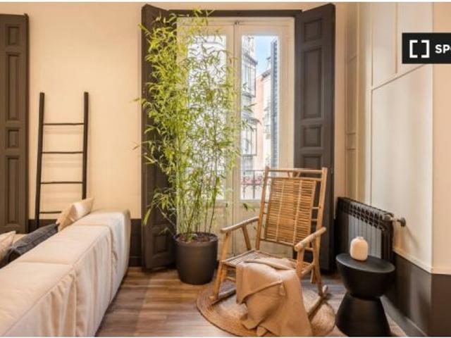 Apartamento de 4 habitaciones en alquiler en Justicia