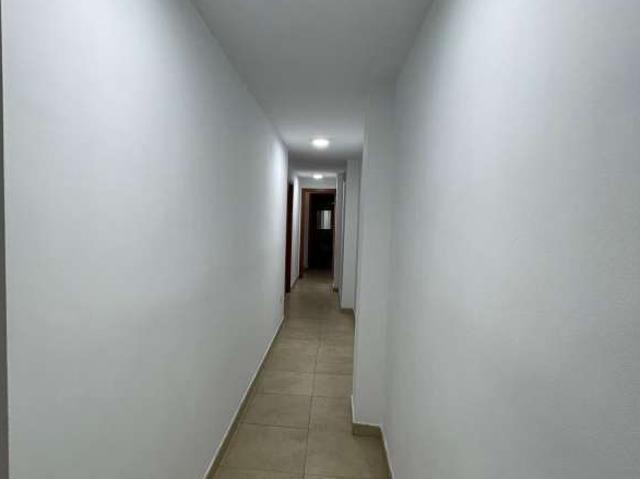 Apartamento de 4 habitaciones en alquiler en Mont Olivet, Valencia