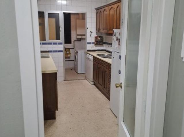 Apartamento de 4 habitaciones en alquiler en San Bartolomé, Sevilla