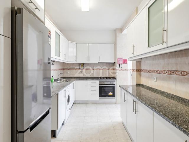 Apartamento de 4 quartos em Benfica, Lisboa