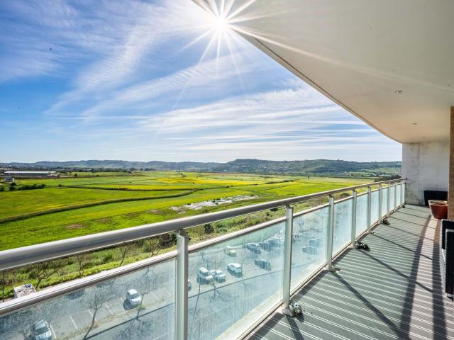 Apartamento de 4 quartos em Loures com varanda, garagem dupla e vista para o campo