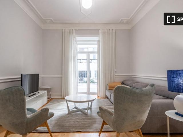 Apartamento de 4 quartos para alugar em Santo António, Lisboa