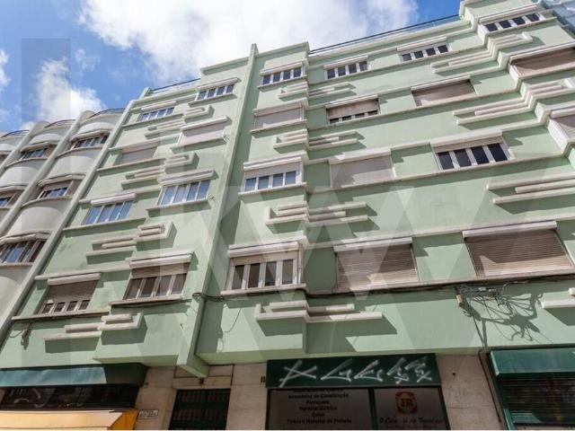 Apartamento de 5 assoalhadas na Rua Palmira 35 em Arroios