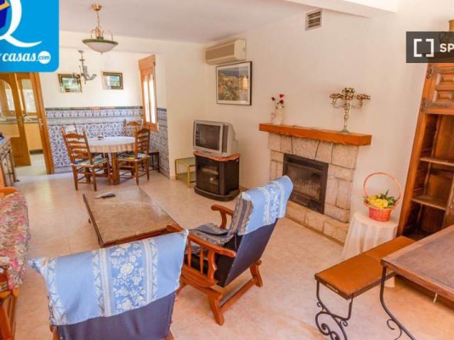 Apartamento de 5 habitaciones en alquiler en El Campello, Alicante
