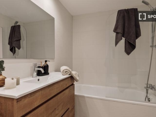 Apartamento de 5 habitaciones en alquiler en Sarria, Barcelona