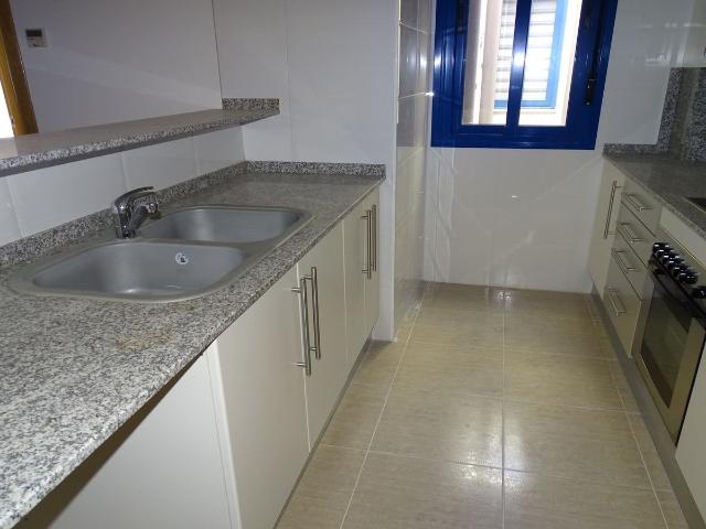 Apartamento de 62 m2 con 2 dormitorios, terraza y parking
