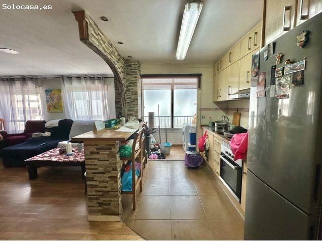 APARTAMENTO DE 101 M2. GRAN TERRAZA. A PASOS DE LA PLAZA DE LA CONSTITUCION Y CON 2 HAB Y 2 BAÑOS