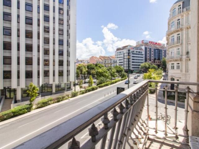 Apartamento de 184 m2 na Rua Braamcamp