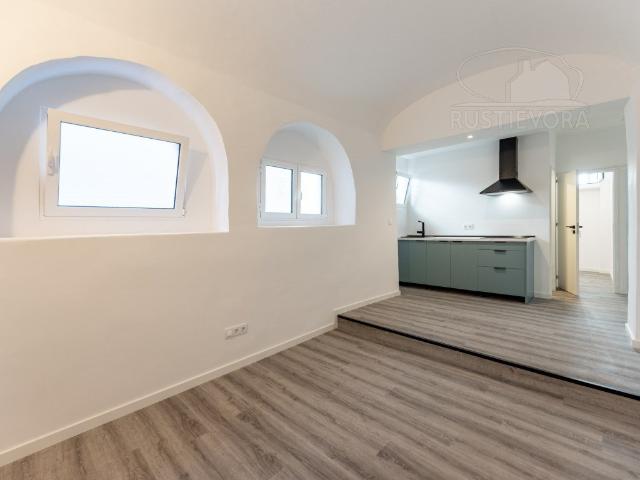 Apartamento de 1º andar com 3 assoalhadas e terraço 40m² Évora São Mamede, Sé,São Pedro e Santo Antão