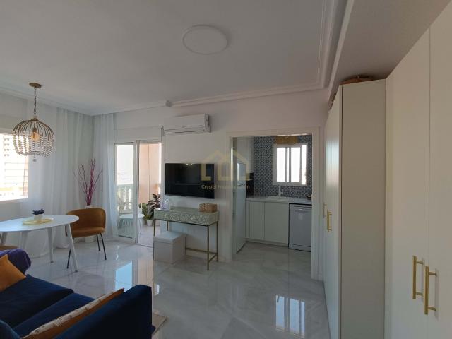 Apartamento de 1 dormitorio completamente reformado en Torrevieja con piscina comunitaria