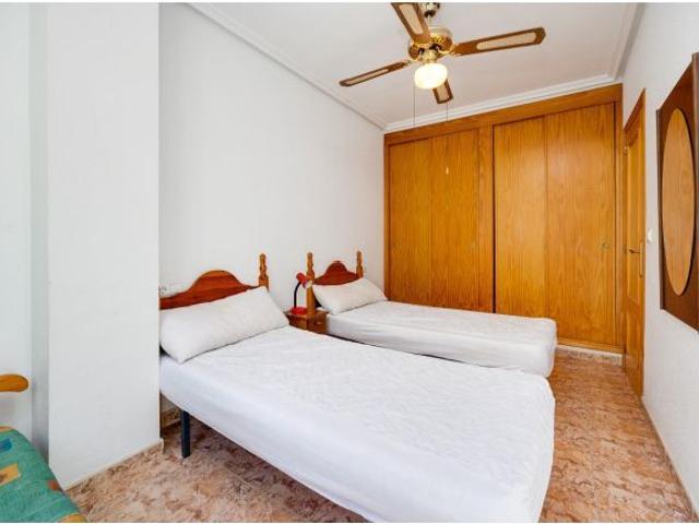 Apartamento de 1 dormitorio con orientación este en el centro de Torrevieja