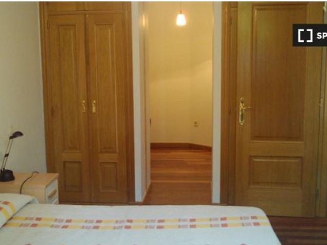 Apartamento de 1 dormitorio con aire acondicionado y balcón en alquiler en Malasaña