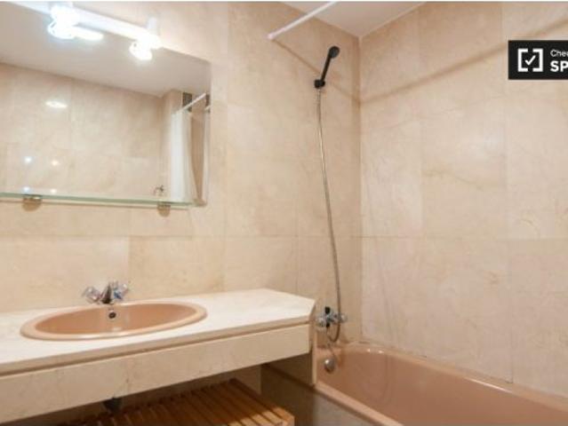 Apartamento de 1 dormitorio con aire acondicionado en alquiler en Tetuán
