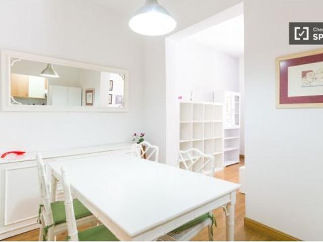 Apartamento de 1 dormitorio con balcón en alquiler en Malasaña
