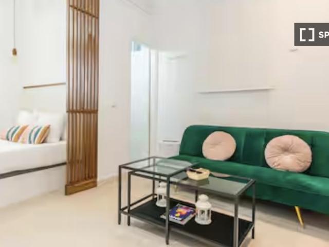 Apartamento de 1 dormitorio en alquiler en Cortes, Madrid