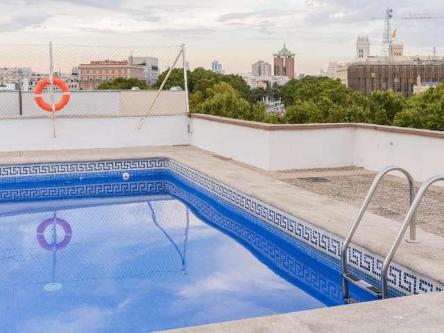 Apartamento de 1 dormitorio en alquiler en Cortes, Madrid