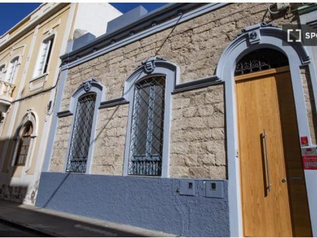 Apartamento de 1 dormitorio en alquiler en Canalejas, gastos incluidos