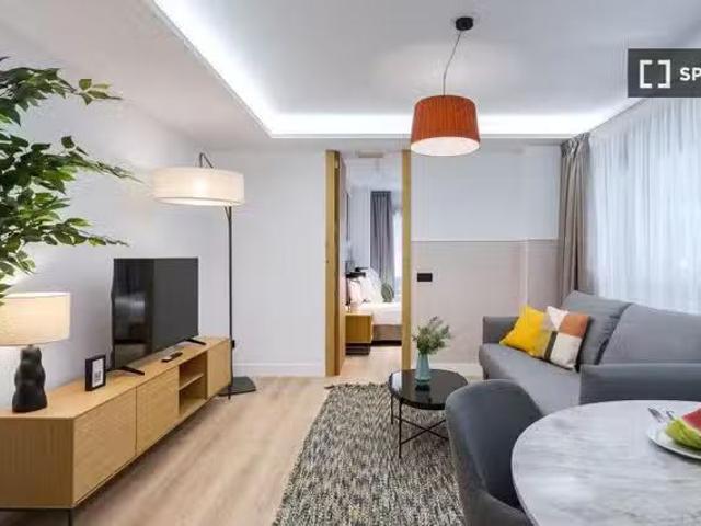 Apartamento de 1 dormitorio en alquiler en Castilla, Madrid