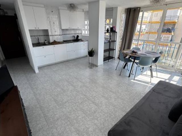 Apartamento de 1 dormitorio en alquiler en Benidorm, Alicante