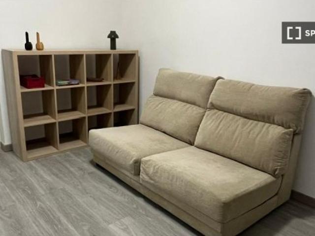 Apartamento de 1 dormitorio en alquiler en Granvia Sud, gastos incluidos