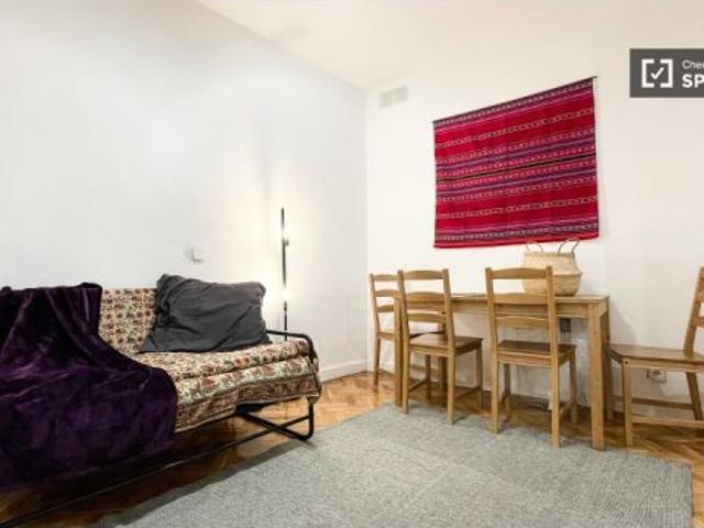 Apartamento de 1 dormitorio en alquiler en Embajadores