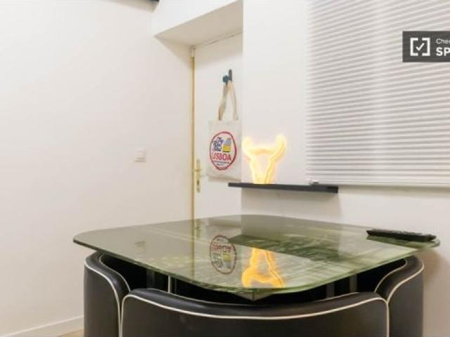 Apartamento de 1 dormitorio en alquiler en Embajadores