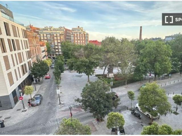 Apartamento de 1 dormitorio en alquiler en Embajadores, gastos incluidos, ideal para profesionales