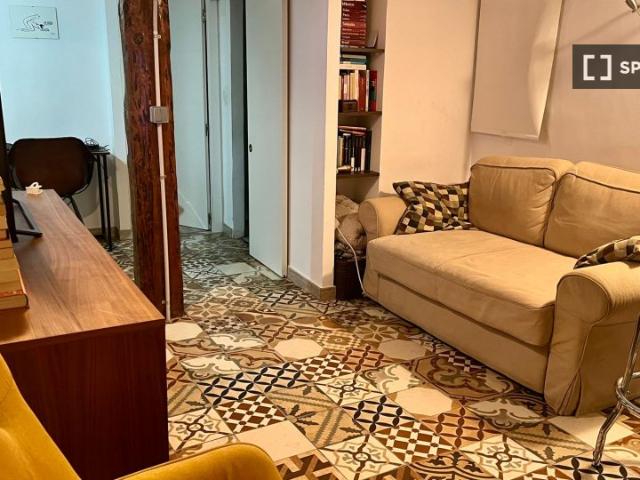 Apartamento de 1 dormitorio en alquiler en Embajadores, Madrid