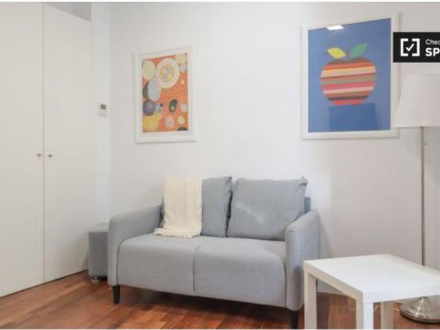 Apartamento de 1 dormitorio en alquiler en Embajadores, Madrid