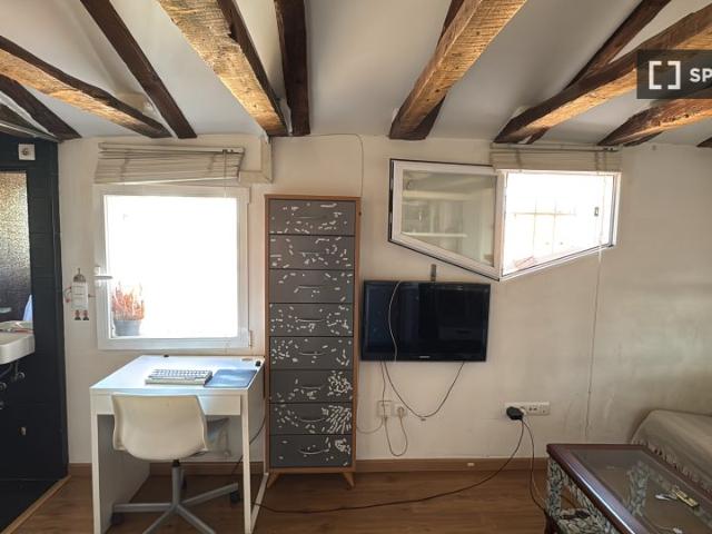 Apartamento de 1 dormitorio en alquiler en Embajadores, Madrid