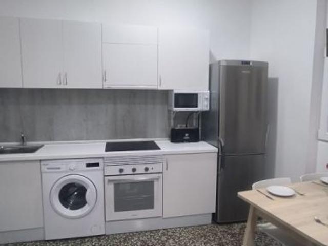 Apartamento de 1 dormitorio en alquiler en En Corts, gastos incluidos