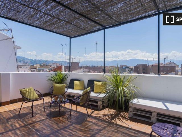 ¡Apartamento de 1 dormitorio en alquiler en el centro de Granada!