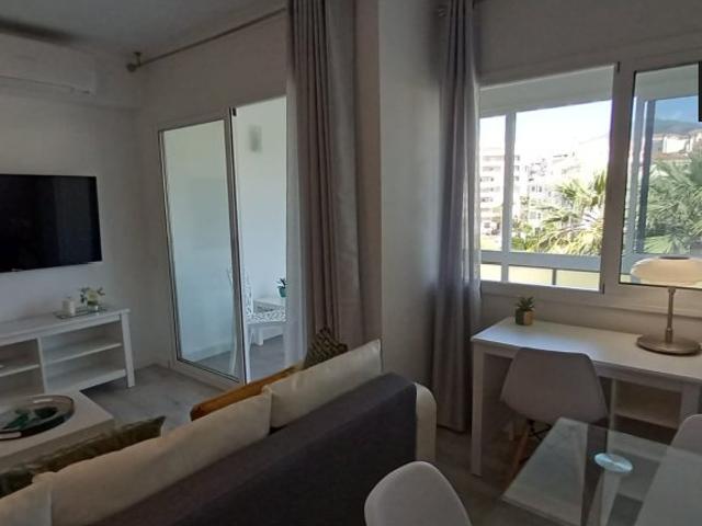 Apartamento de 1 dormitorio en alquiler en La Campana, Marbella