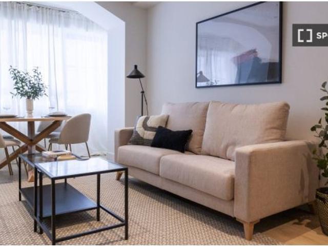 Apartamento de 1 dormitorio en alquiler en Nueva España, Madrid