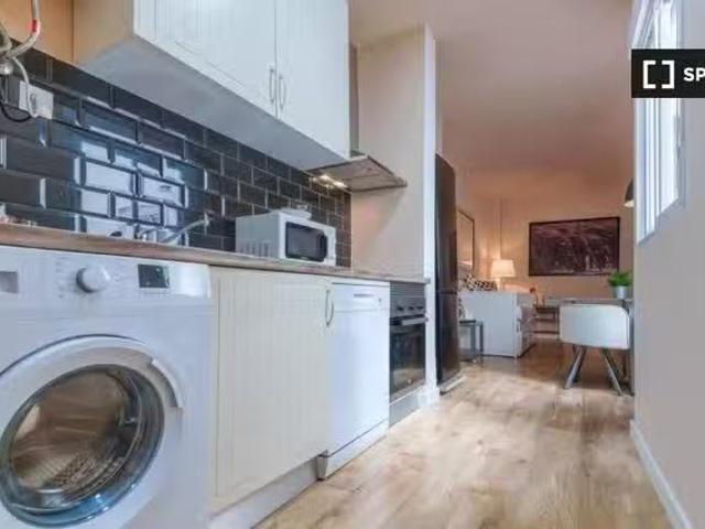 Apartamento de 1 dormitorio en alquiler en San Felipe Nerí, Má.