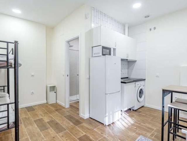 Apartamento de 1 dormitorio en alquiler en San Fermín, Madrid