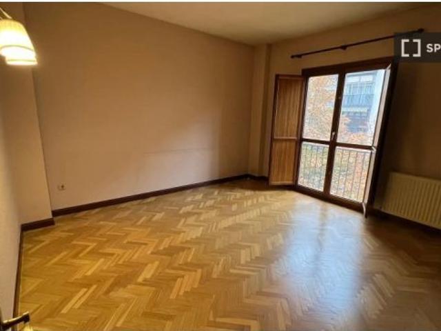 Apartamento de 1 dormitorio en alquiler en Palacio, se admiten parejas
