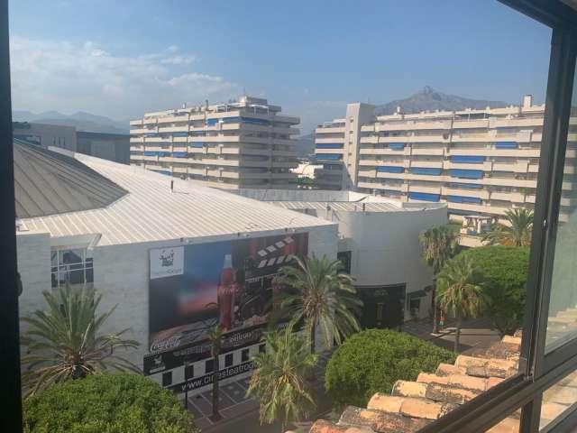 Apartamento de 1 dormitorio en alquiler en Puerto Banús, Málaga