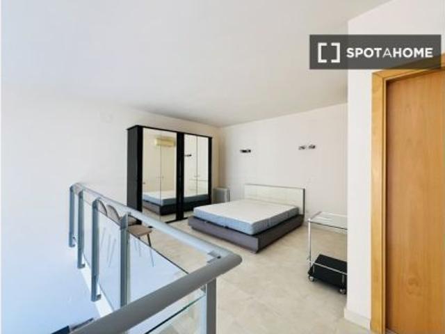 Apartamento de 1 dormitorio en alquiler en Rejas, se admiten parejas