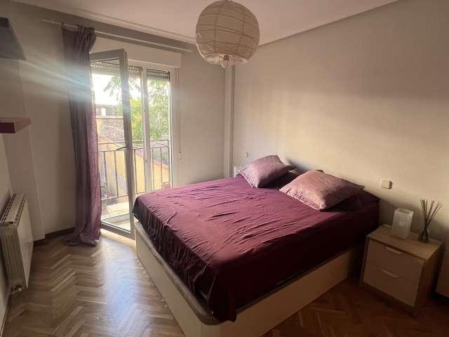 Apartamento de 1 dormitorio en alquiler en Valdeacederas, Madrid