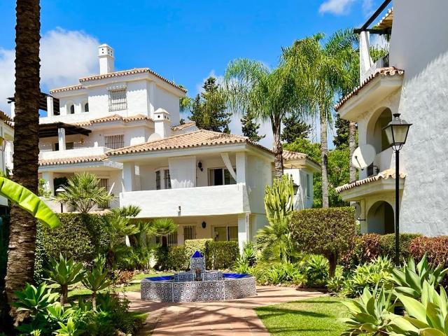 Apartamento de 1 dormitorio en Los Naranjos, Aloha – Costa del Sol