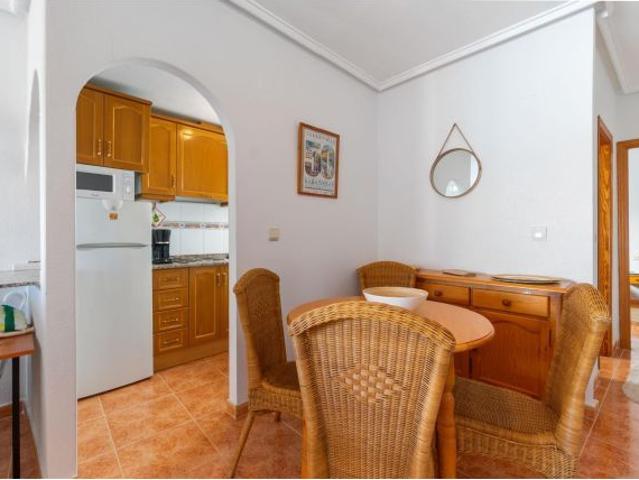 Apartamento de 1 dormitorio en última planta con amplia terraza en Torrevieja