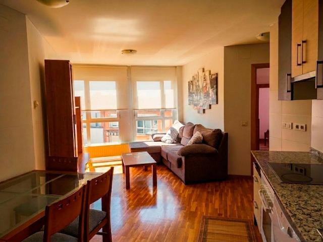 APARTAMENTO DE 1 DORMITORIO, TOTALMENTE AMUEBLADO, CON GARAJE Y TRASTERO