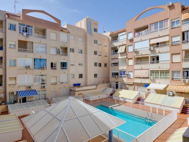 APARTAMENTO DE 1 DORMITORIO Y 1 BAÑO EN TORREVIEJA